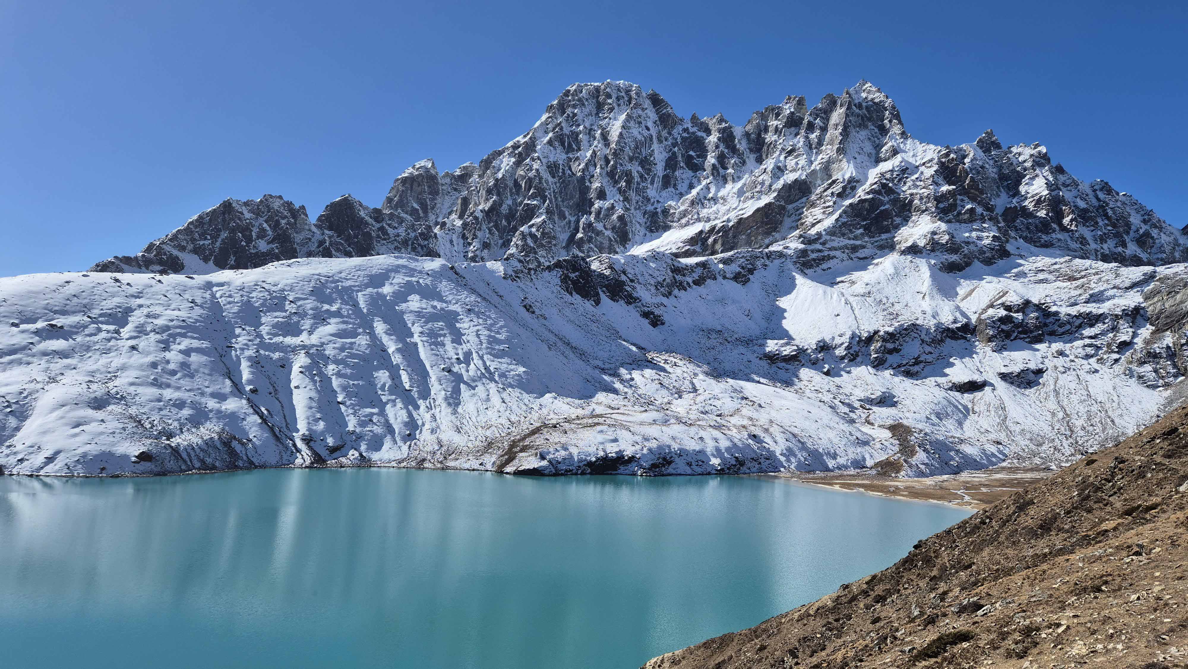 Gokyo Lake from Side